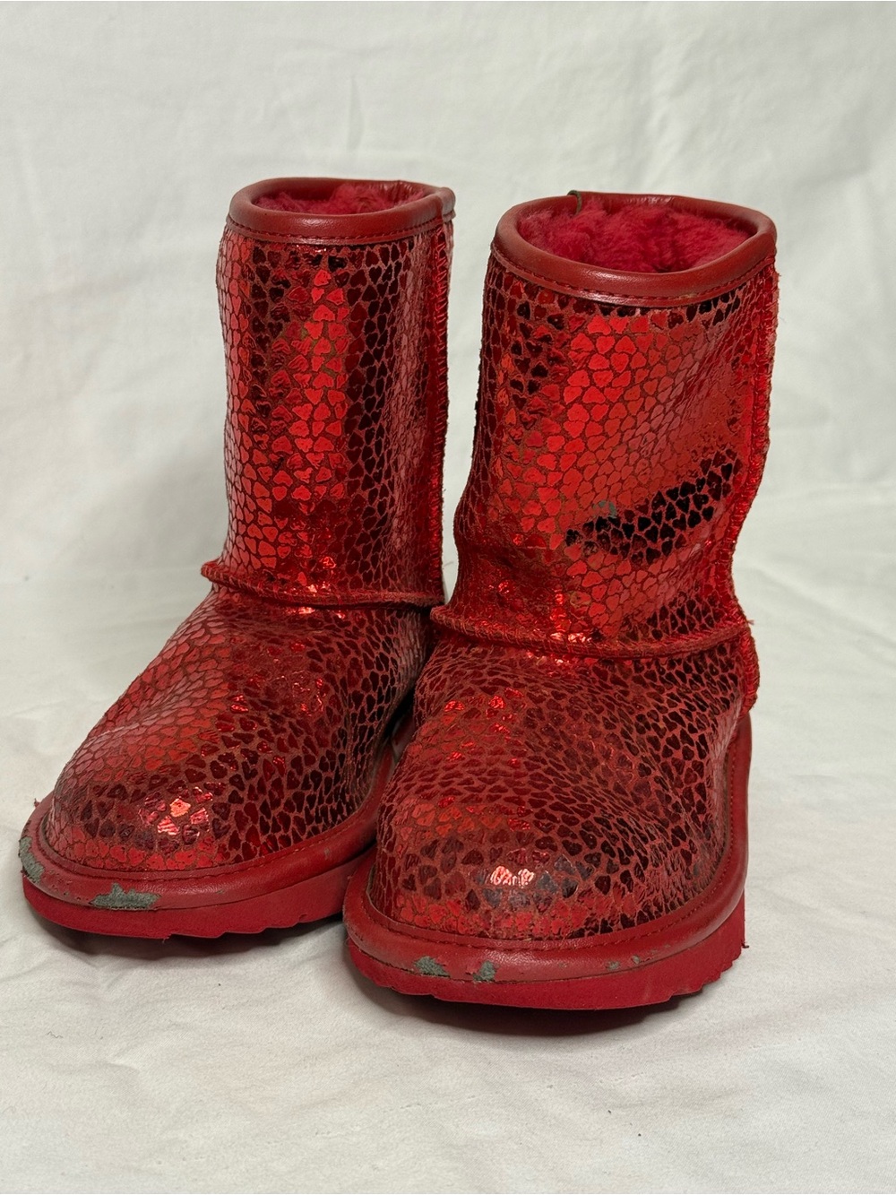 UGG Classic II Gel Hearts Boots Kids Size 1 Red Metallic 1151613K
